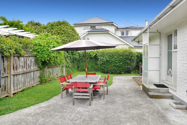 Photo of property in 1/76 Saint Martins Road, Saint Martins, Christchurch, 8022