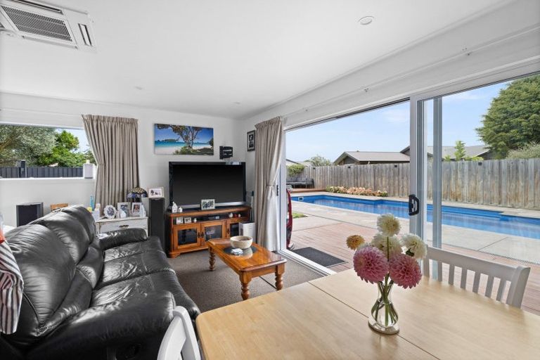 Photo of property in 109 Main Rd Clive, Clive, 4102