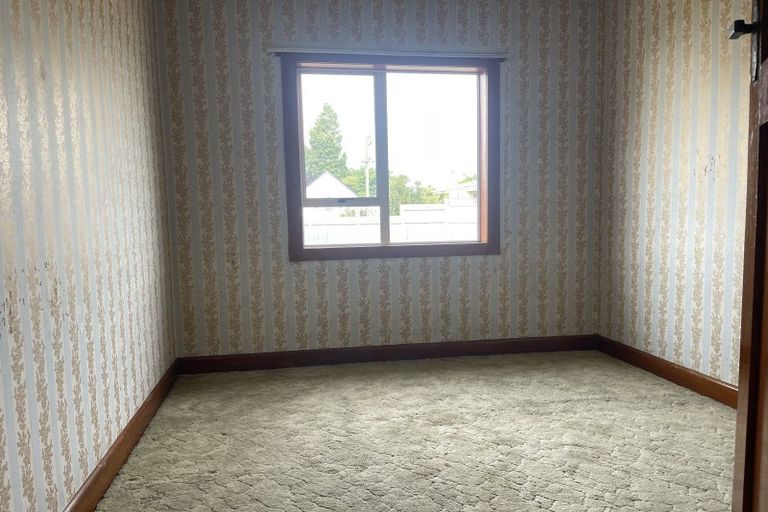 Photo of property in 50 Seaward Road, Edendale, 9825