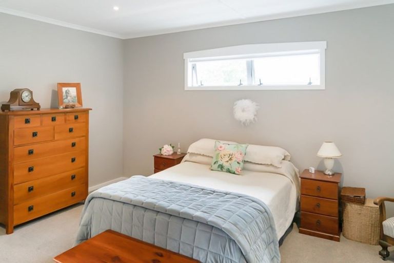 Photo of property in 7 Burns Street, Westown, New Plymouth, 4310