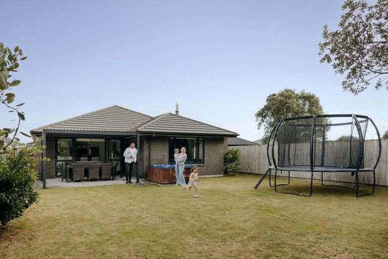 Photo of property in 15 Clover Lane, Pyes Pa, Tauranga, 3112