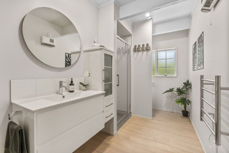 Photo of property in 208 Mapara Road, Acacia Bay, Taupo, 3385