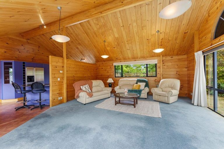 Photo of property in 16 Alexander Street, Waikanae, 5036