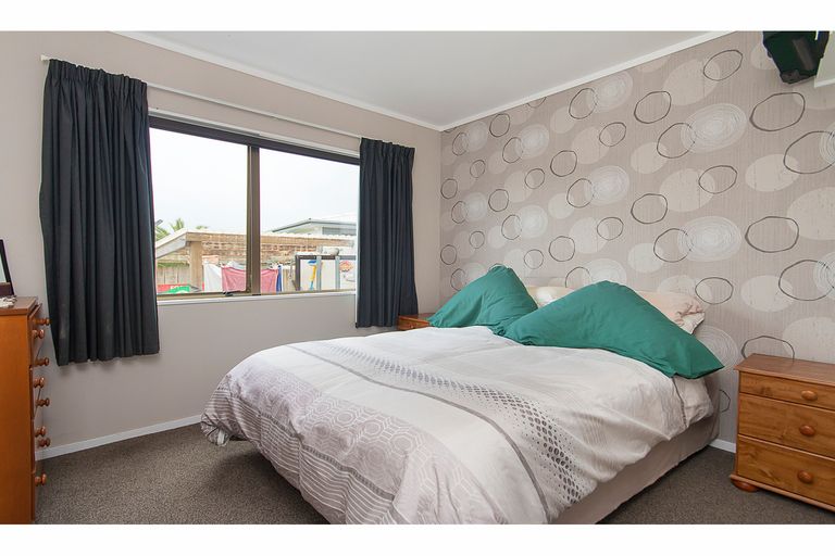 Photo of property in 4a Fernleigh Avenue, Waiuku, 2123