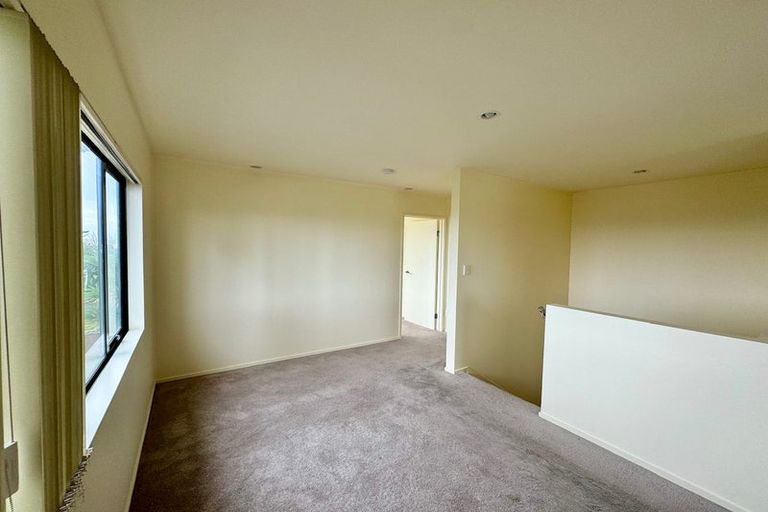 Photo of property in 2b Spencer Road, Pinehill, Auckland, 0632