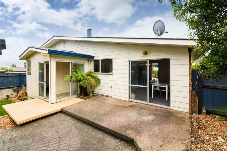 Photo of property in 34 Pinedale Parade, Milson, Palmerston North, 4414