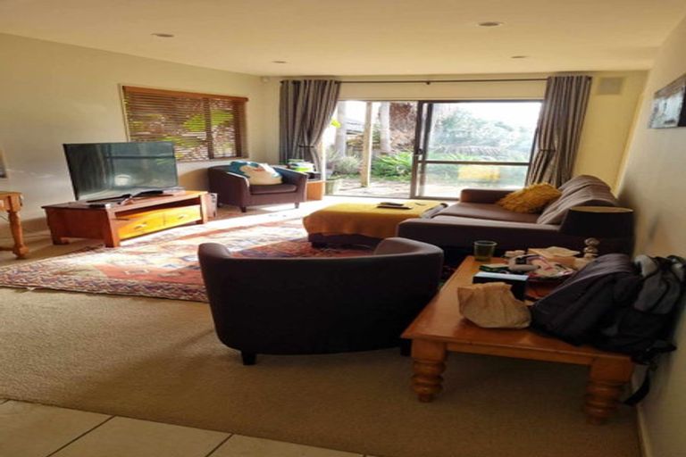 Photo of property in 29 Spalding Rise, Golflands, Auckland, 2013