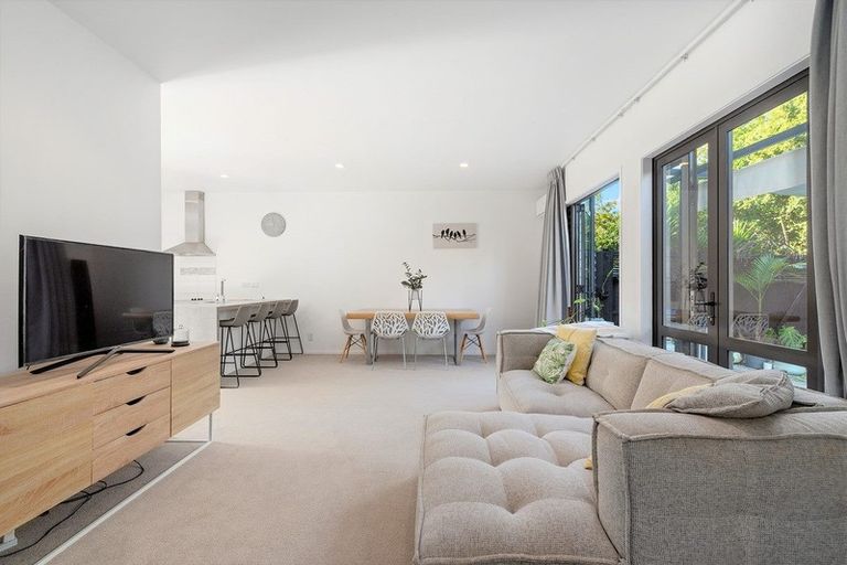 Photo of property in 12/11 The Avenue, Albany, Auckland, 0632