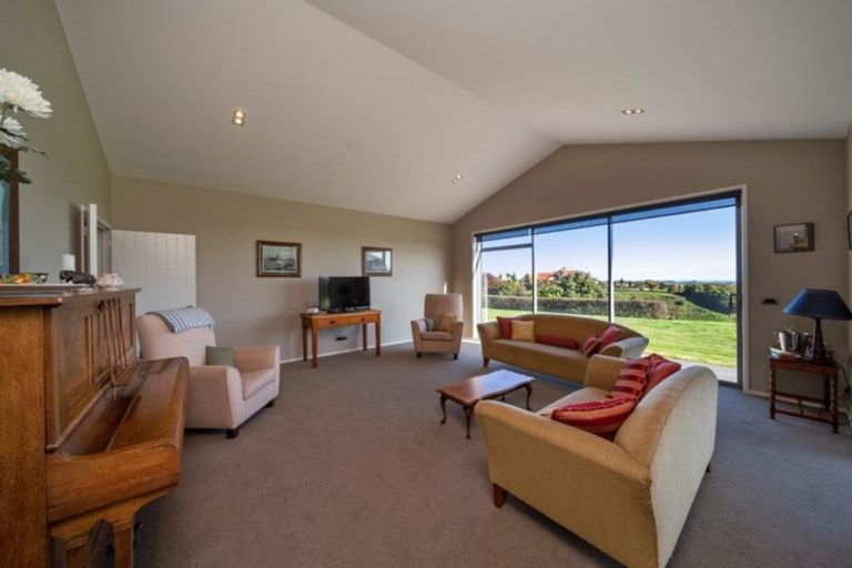 Photo of property in 396 Upland Road, Tarurutangi, New Plymouth, 4372