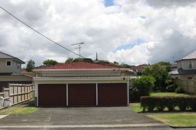 Photo of property in 2/78 Tawa Road, One Tree Hill, Auckland, 1061