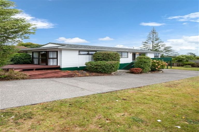 Photo of property in 12 Lewisham Street, Highland Park, Auckland, 2010