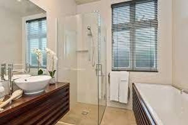 Photo of property in 20 Augusta Street, Redcliffs, Christchurch, 8081