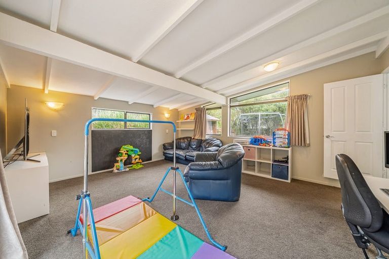 Photo of property in 26 Woolwich Close, Whitby, Porirua, 5024