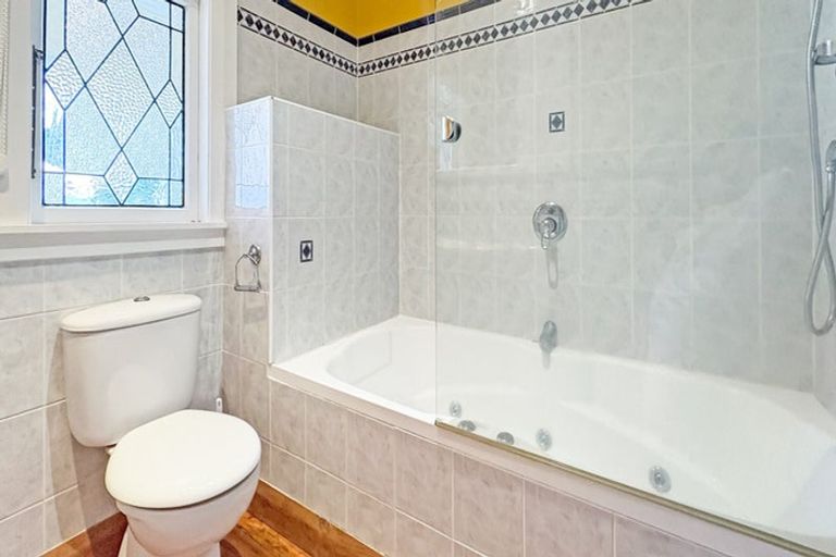 Photo of property in 110 Waiwhetu Road, Waterloo, Lower Hutt, 5011