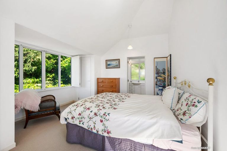 Photo of property in 96 Nicholson Road, Khandallah, Wellington, 6035