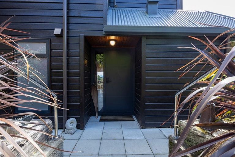 Photo of property in 2 The Cliffs, Britannia Heights, Nelson, 7010