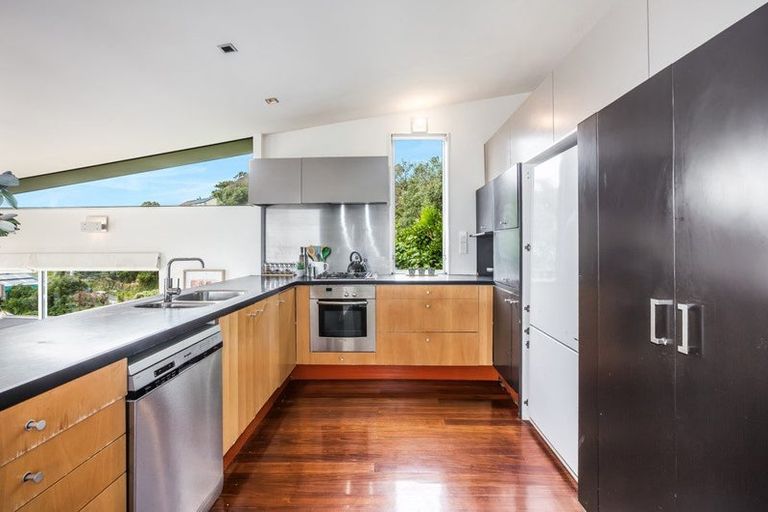 Photo of property in 124 Townsend Road, Miramar, Wellington, 6022