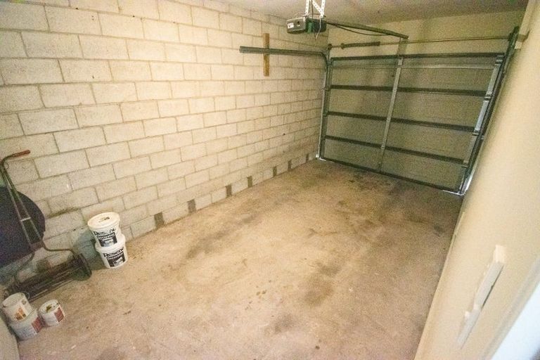 Photo of property in 2/115 Prestons Road, Redwood, Christchurch, 8051