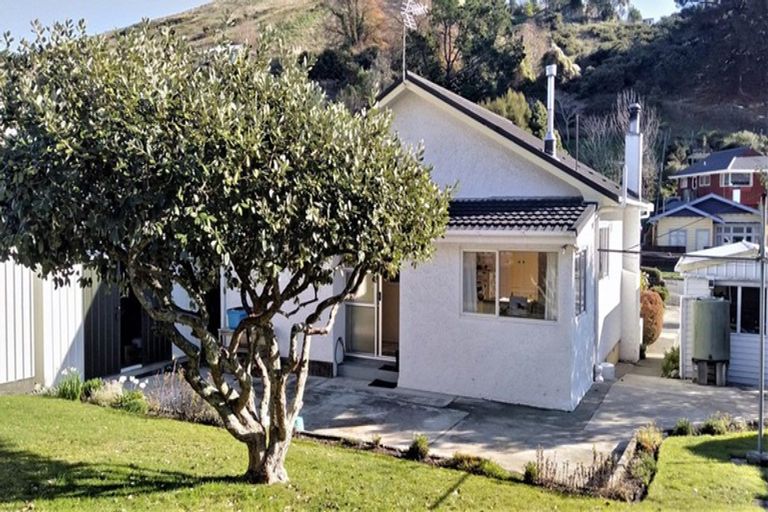 Photo of property in 51 Emano Street, Toi Toi, Nelson, 7010