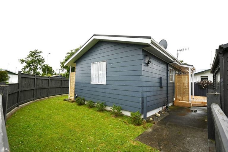 Photo of property in 29 Acacia Street, Kelvin Grove, Palmerston North, 4414