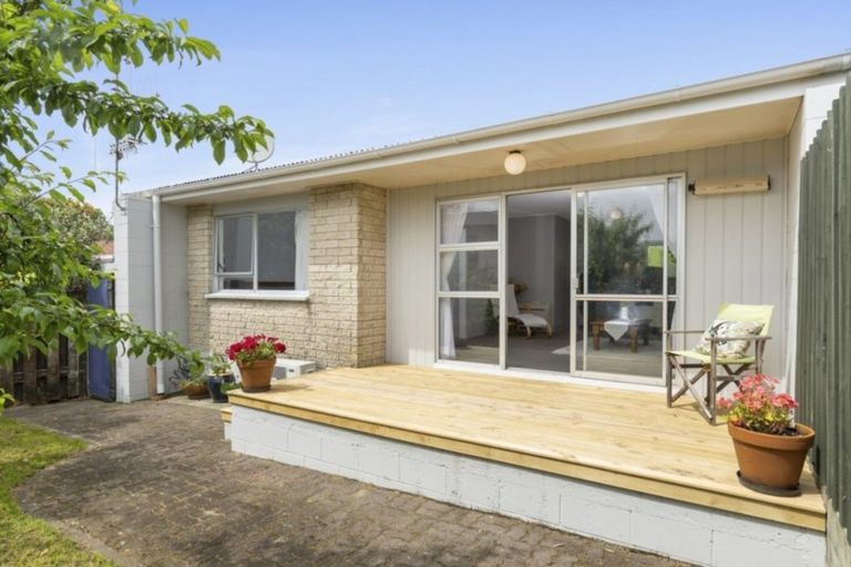 Photo of property in 2/23 Robins Road, Judea, Tauranga, 3110