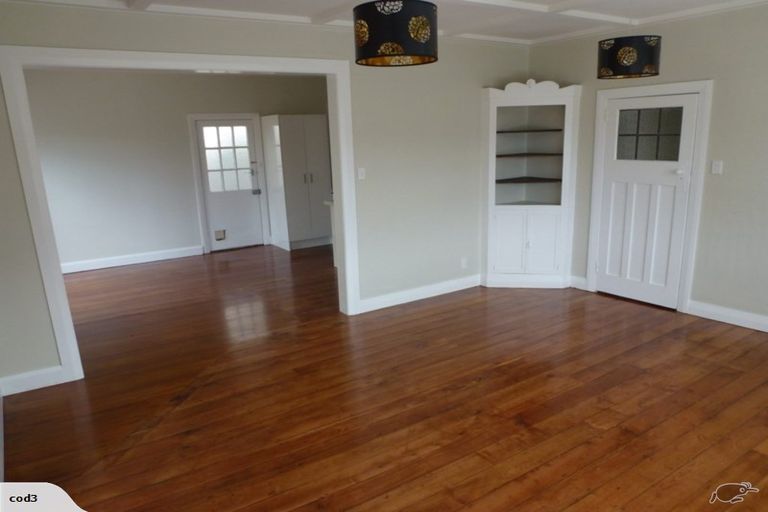 Photo of property in 5a Grove Road, Kelburn, Wellington, 6012