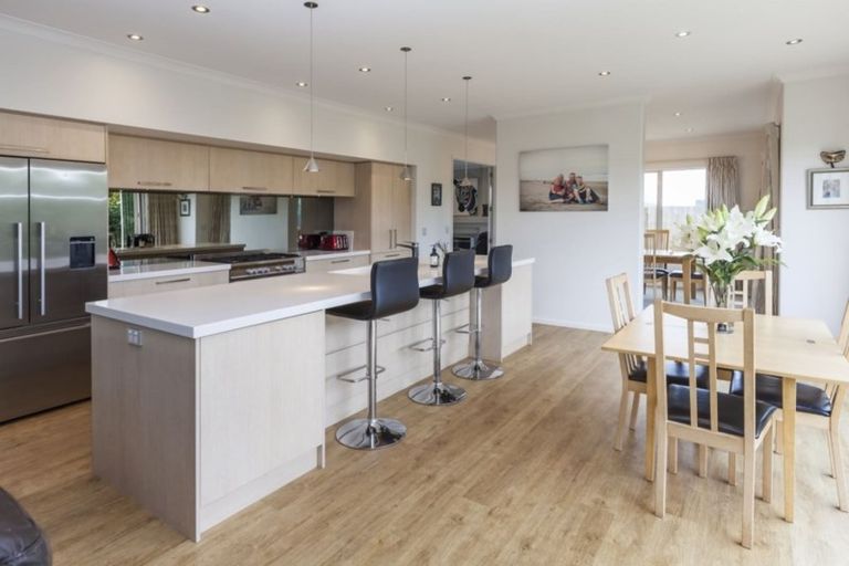 Photo of property in 47 Ruahine Place, Parklands, Christchurch, 8083