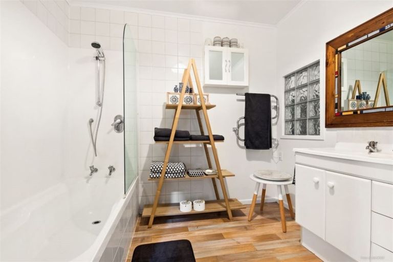 Photo of property in 30 Welsh Hills Road, Swanson, Auckland, 0614