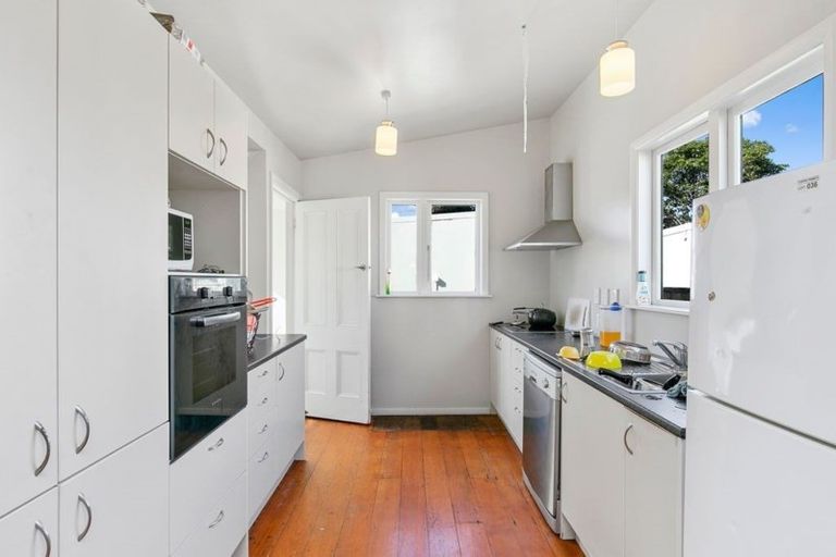 Photo of property in 16 Riddlers Crescent, Petone, Lower Hutt, 5012