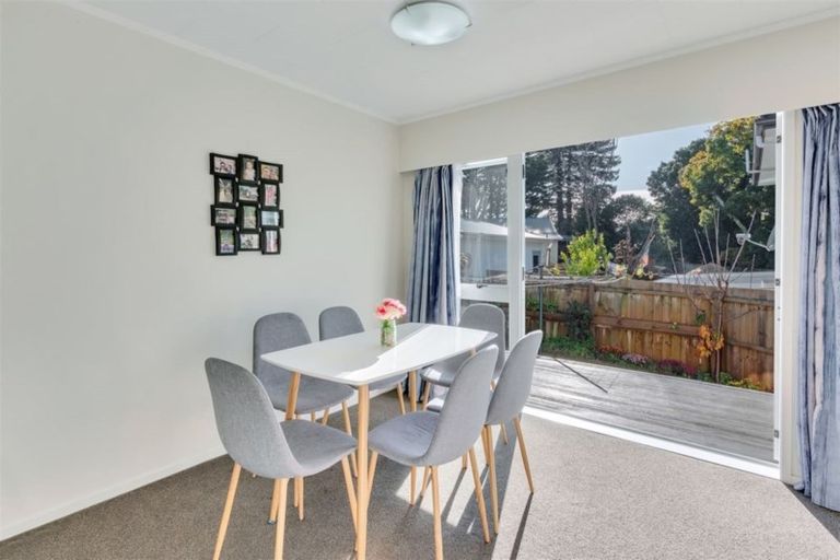 Photo of property in 7 Spence Road, Henderson, Auckland, 0612