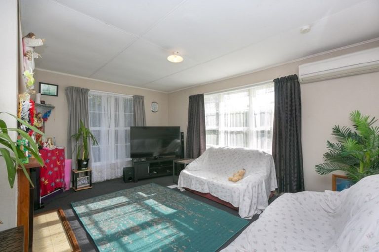 Photo of property in 90 Huatoki Street, Vogeltown, New Plymouth, 4310