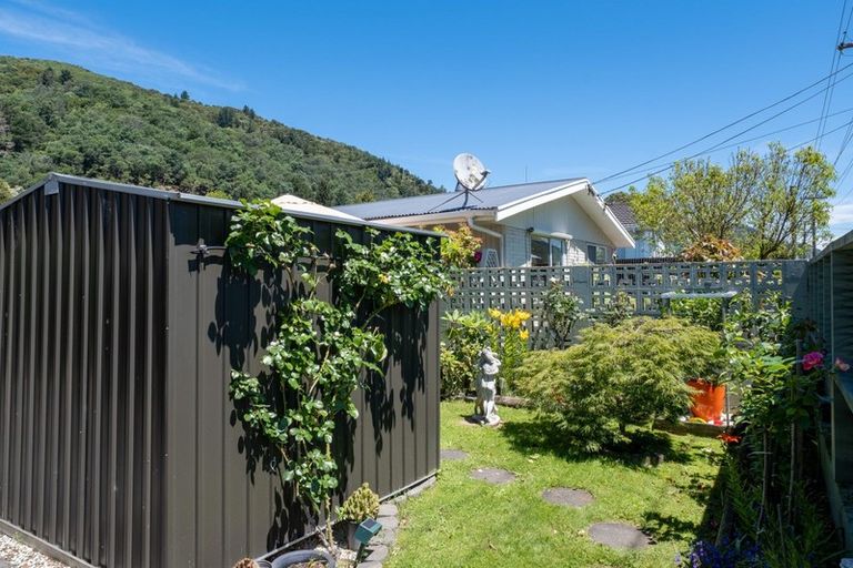 Photo of property in 126a Waikawa Road, Picton, 7220