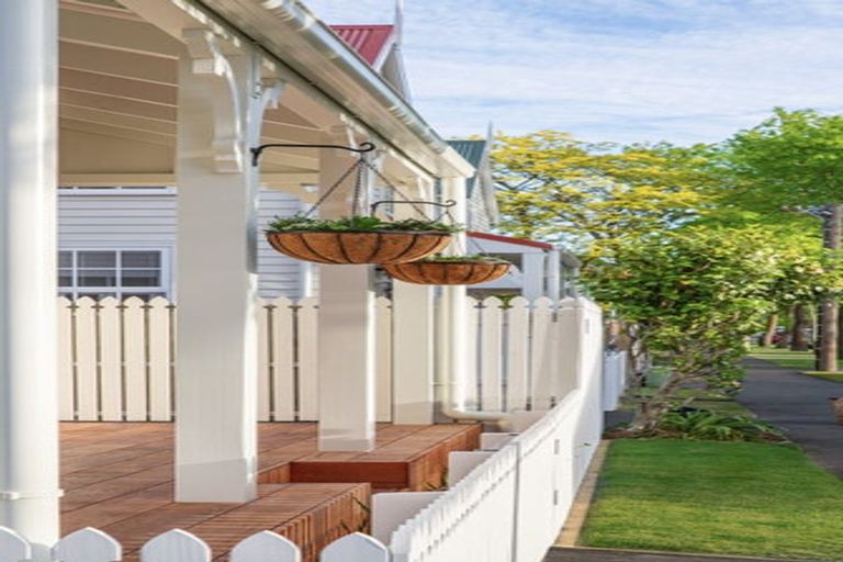 Photo of property in 1/15 Bishop Street, St Albans, Christchurch, 8014