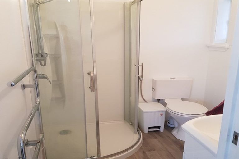 Photo of property in 150 One Tree Point Road, One Tree Point, 0118