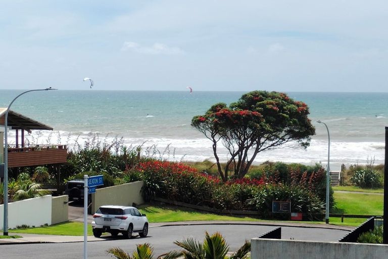 Photo of property in 14 Hamblyn Street, Strandon, New Plymouth, 4312