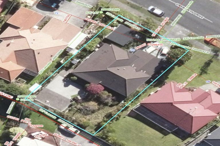 Photo of property in 70 Unsworth Drive, Unsworth Heights, Auckland, 0632
