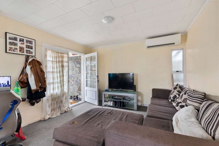 Photo of property in 1/28 Alfriston Road, Manurewa East, Auckland, 2102