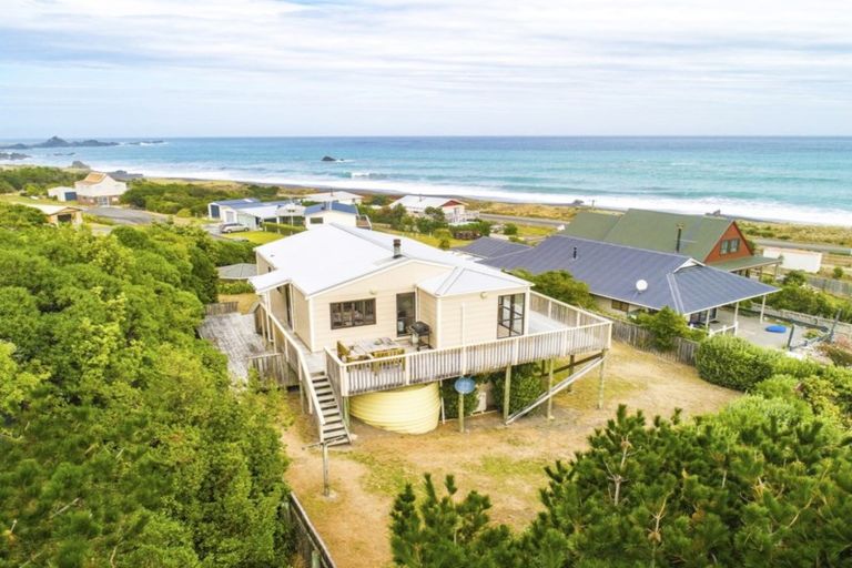 Photo of property in 3129 Mangatoetoe Grove, Cape Palliser, Pirinoa, 5772
