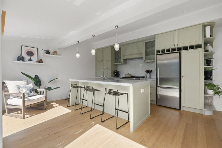 Photo of property in 8 Rutland Road, Stanley Point, Auckland, 0624