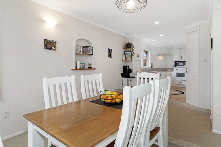 Photo of property in 21 Ngahere Street, Otumoetai, Tauranga, 3110