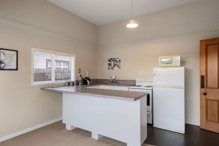 Photo of property in 17 Strickland Street, Sydenham, Christchurch, 8023