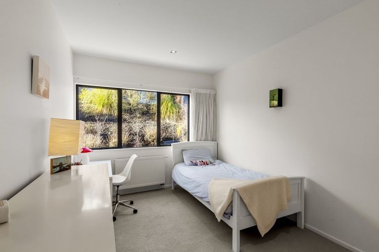 Photo of property in 7 Rabbiters Drive, Jacks Point, Queenstown, 9371