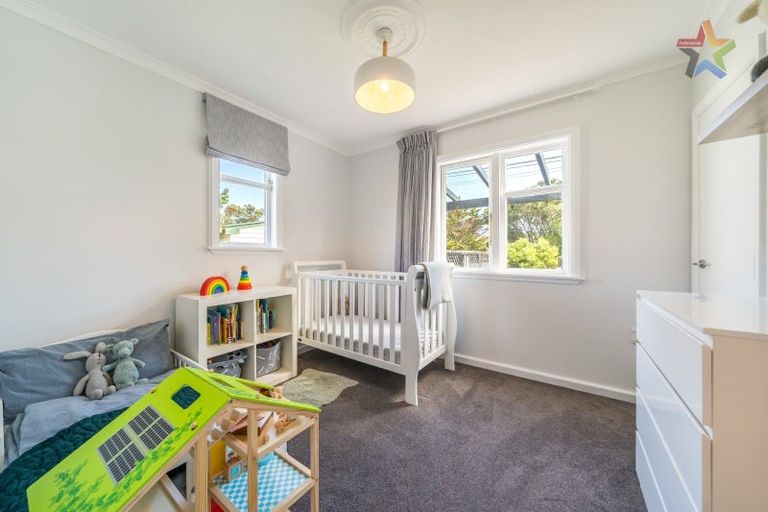 Photo of property in 206a Miromiro Road, Normandale, Lower Hutt, 5010