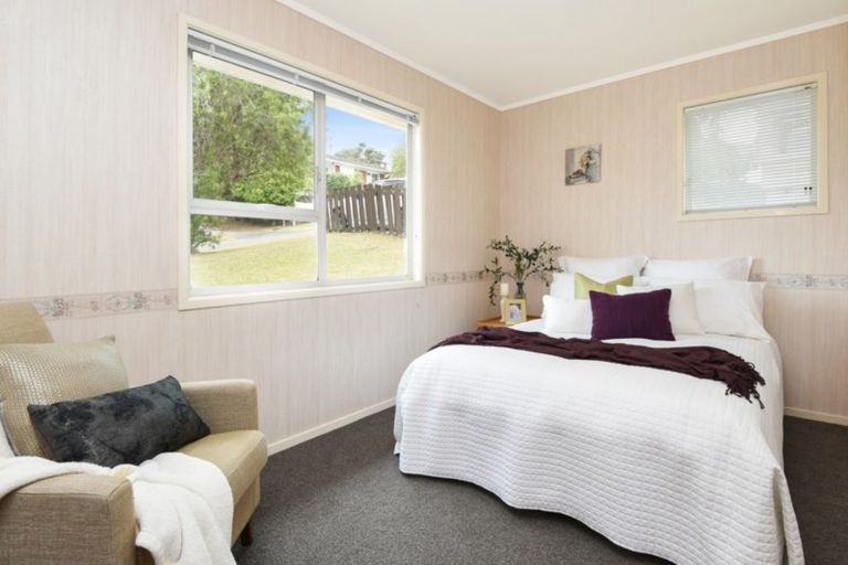 Photo of property in 3 Addis Place, Shelly Park, Auckland, 2014