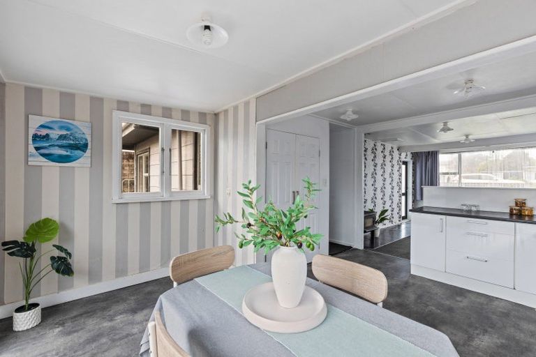 Photo of property in 69 Domett Street, Waitara, 4320