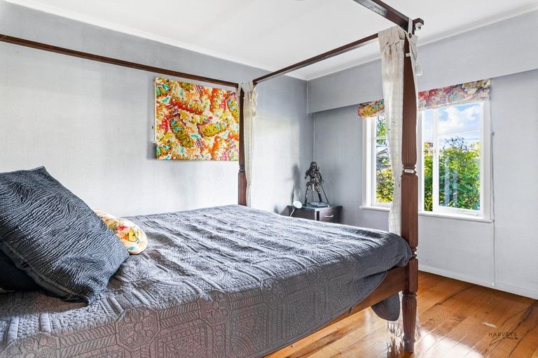 Photo of property in 3 Rerewai Place, Kelston, Auckland, 0602