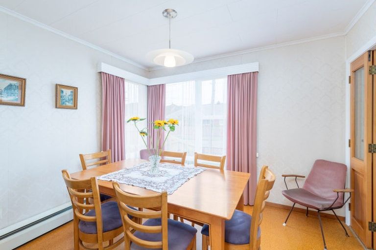 Photo of property in 4 Rosebank Avenue, Avalon, Lower Hutt, 5011