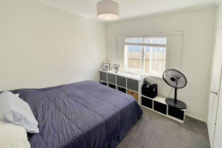 Photo of property in 1/2 East Coast Road, Milford, Auckland, 0620