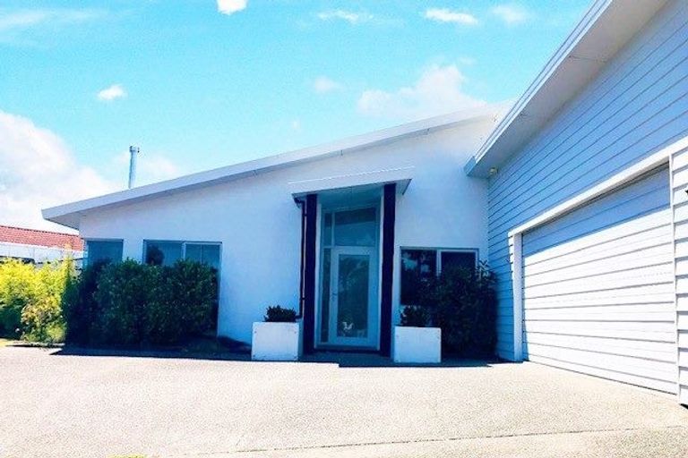 Photo of property in 2 Coral Drive, Papamoa Beach, Papamoa, 3118