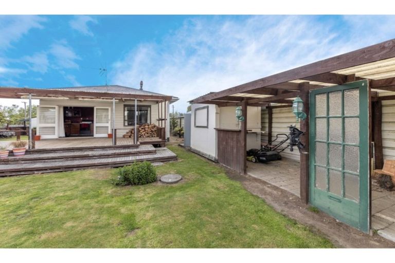 Photo of property in 23 Cross Street, Coalgate, 7673